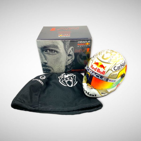 Max Verstappen 2022 1:2 Mini Helmet