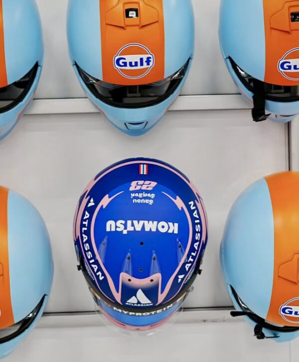 Alex Albon 2025 1:2 BELL Helmets F1 Williams Upgrade Bundle - Image 15