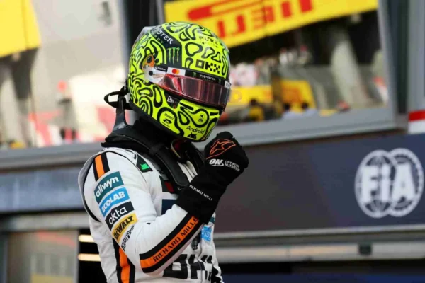 Lando Norris 2025 Season / Dark 1:2 BELL Helmet Upgrade Bundle - Image 8