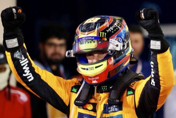Oscar Piastri 2025 1:2 BELL Helmet F1 McLaren Upgrade Bundle Accessories - Image 10