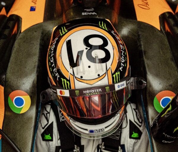 Oscar Piastri 2025 Monaco 1:2 BELL Helmet F1 McLaren Upgrade Bundle Accessories - Image 11